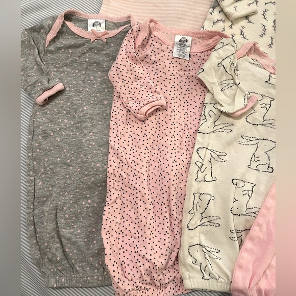 Bundle lot of 7 PREEMIE baby girl gowns Touched by Nature Organic Cotton &Gerber - Picture 2 of 6